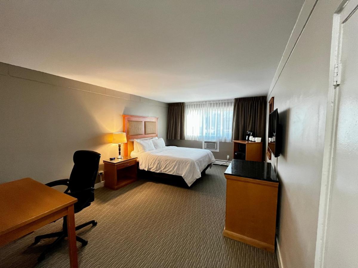 Anavada Inn & Suites - Принс-Джордж Экстерьер фото