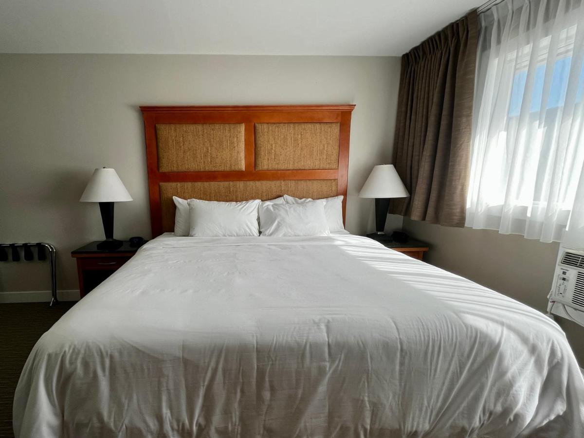 Anavada Inn & Suites - Принс-Джордж Экстерьер фото